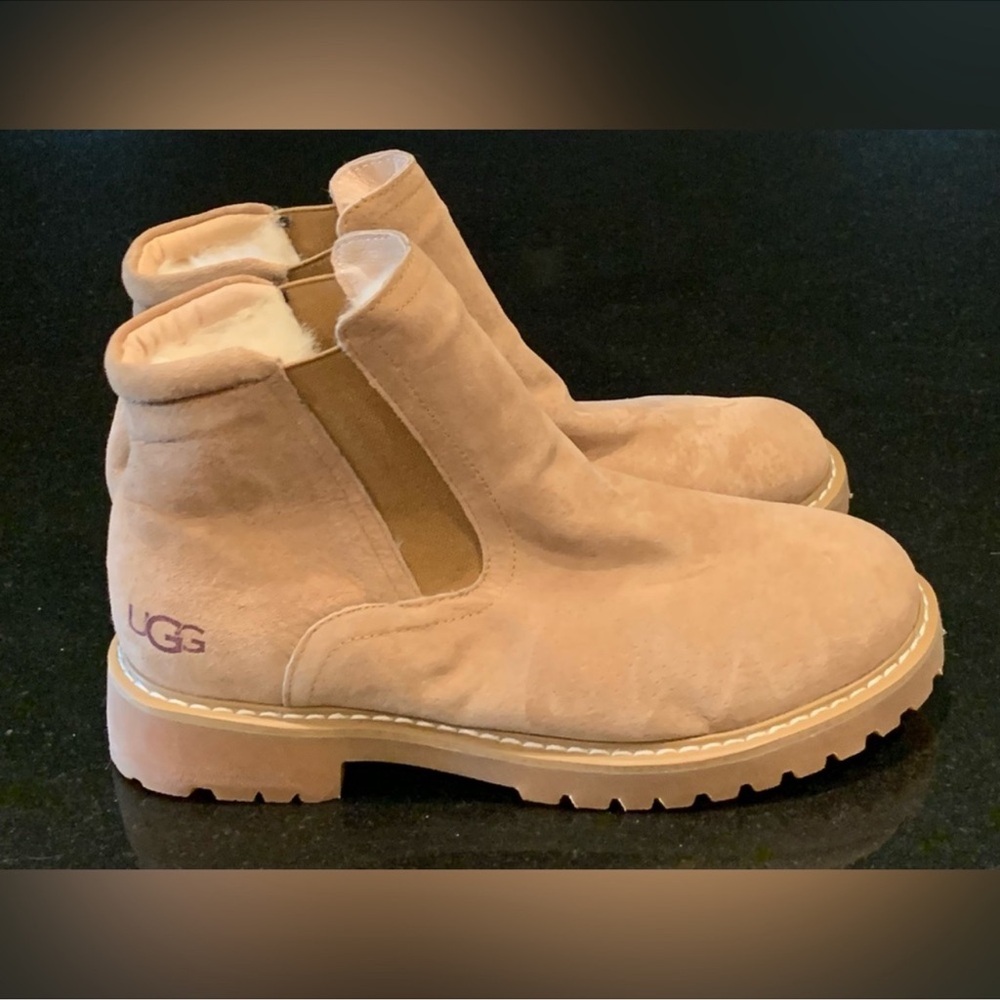 UGG ankle booties. Fur lined size 7